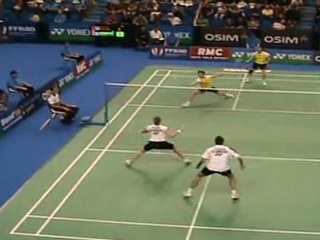 Yonex IFB 2011 - demi finale - FischerPedersen VS ZhangZhao - 21/14 22/24 22/20 - 1