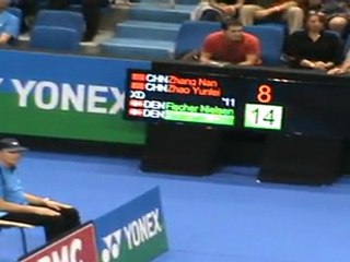 Yonex IFB 2011 - demi finale - FischerPedersen VS ZhangZhao - 21/14 22/24 22/20 - 3