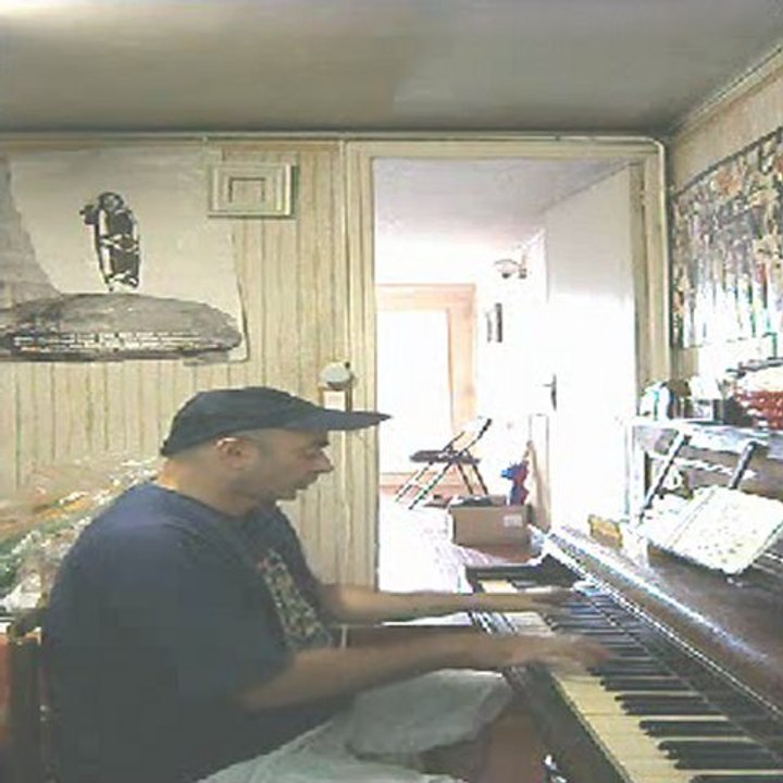 les copains d'abord de Georges Brassens repris par Frédéric Chaouat