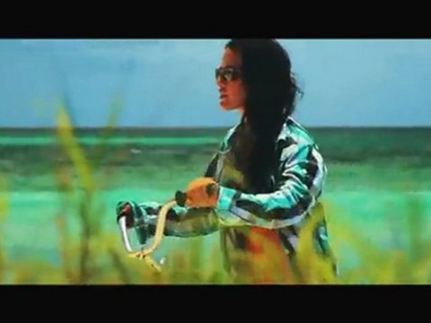 Sola (Official Vídeo) - Alkilados