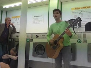 Les murs qui retrecissent - @ Lavomatic Tour (Saison 5 - 2011-10-05)