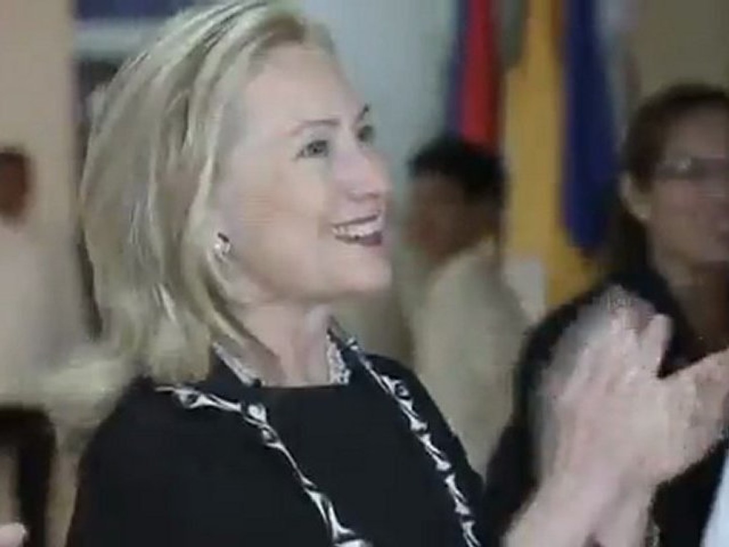 Hillary Clinton meets Filipino counterpart