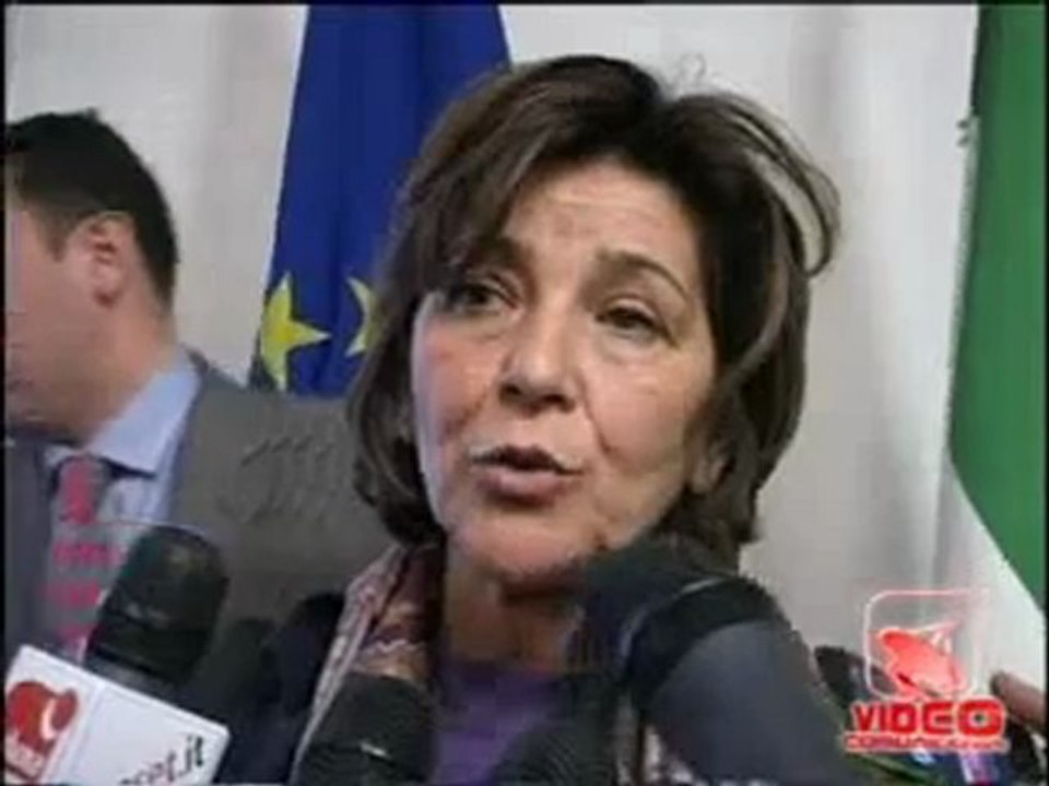 Campania - Caldoro firma protocollo industrie e sindacati (14.11.11)