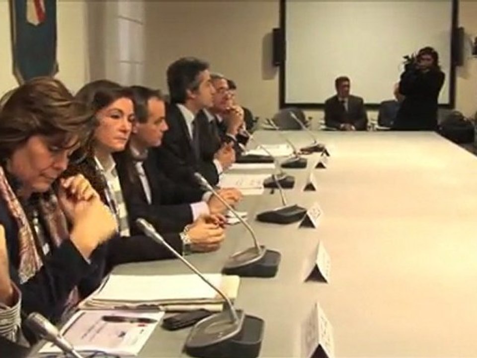 Campania - Caldoro al tavolo unitario con sindacati e imprese per uscire dalla crisi