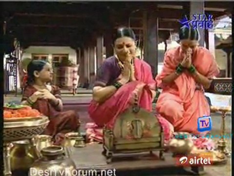 Tujha Vin Sakhya Re - 16th November 2011 Watch Online pt2