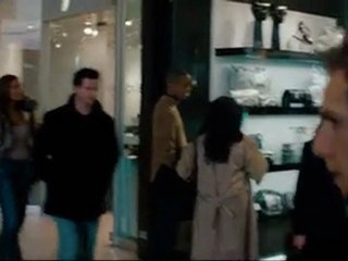 Le Casse de Central Park - Extrait 1 : Slide démontre à l'équipe qu'ils peuvent voler dans le centre commercial