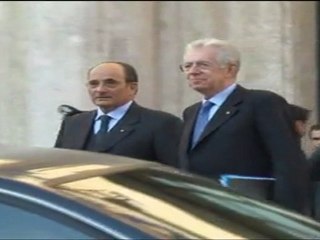 Monti asume la presidencia del Gobierno y la cartera de Economía en Italia