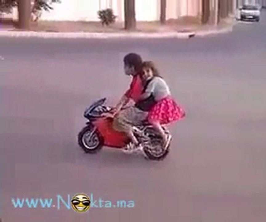 பிஞ்சிலயே விளைஞ்சி போச்சி போ......... Age doesn't matter.....