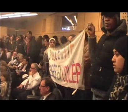 Les mal-logés interpellent Marie-Noelle Lienemann et la Caisse des Dépots à Paris