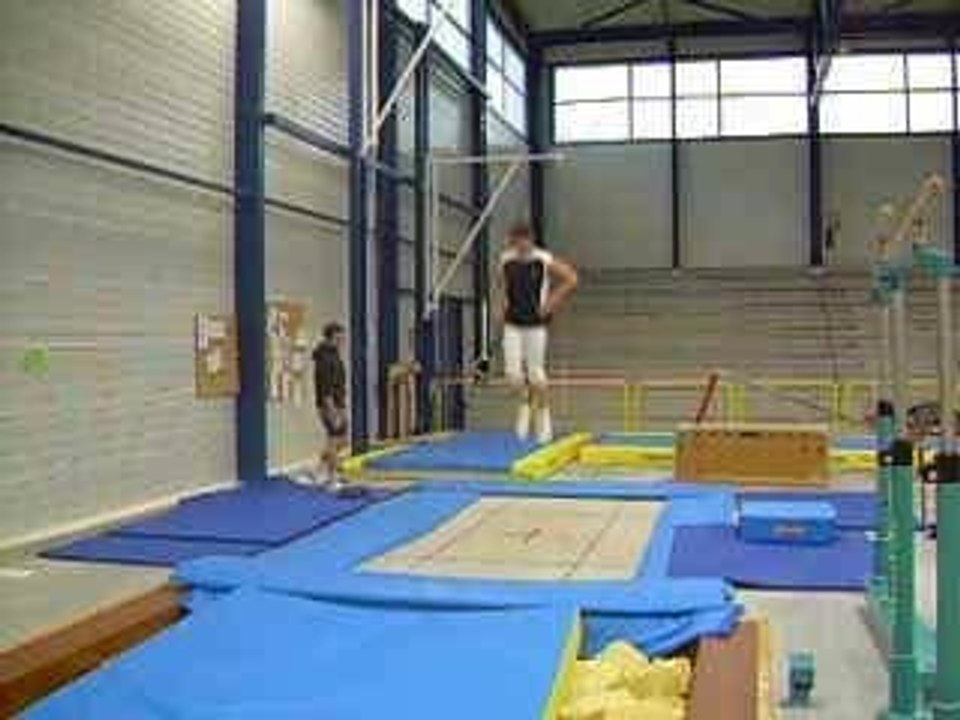plusieurs sorti o trampo