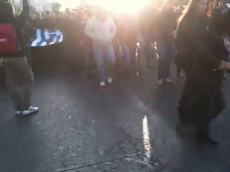 Στην Αμερικανική Πρεσβεία η Σημαία του Πολυτεχνείου