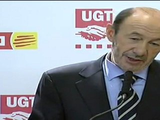 Rubalcaba denuncia el doble juego del PP con Cataluña y sus ataques