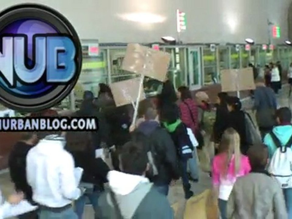 Napoli, Giornata internazionale studenti - Protesta Poste