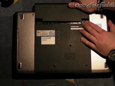 Dell Vostro 3550 - Come rimuovere alimentatore e batteria