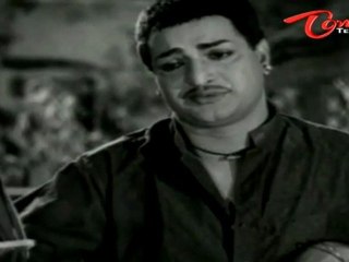 Telugu Old Songs | Kalasi Vunte Kaladu Sukham | Naavaraala Thandri Song | NTR | Savitri