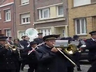 11 novembre vers le monument aux morts