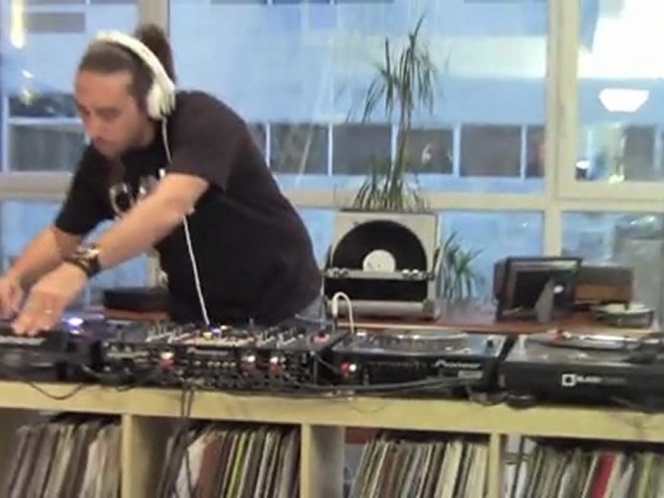 Noise off Unplugged: Cristian Varela