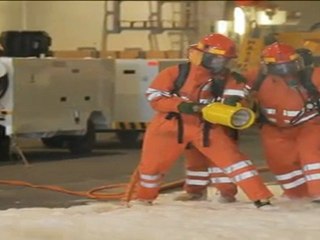 Don Felipe supervisa las maniobras de evaluación del 'Juan Carlos I' en aguas de Cádiz