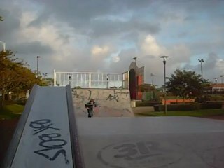 SCOOT 3 : Whip to bar