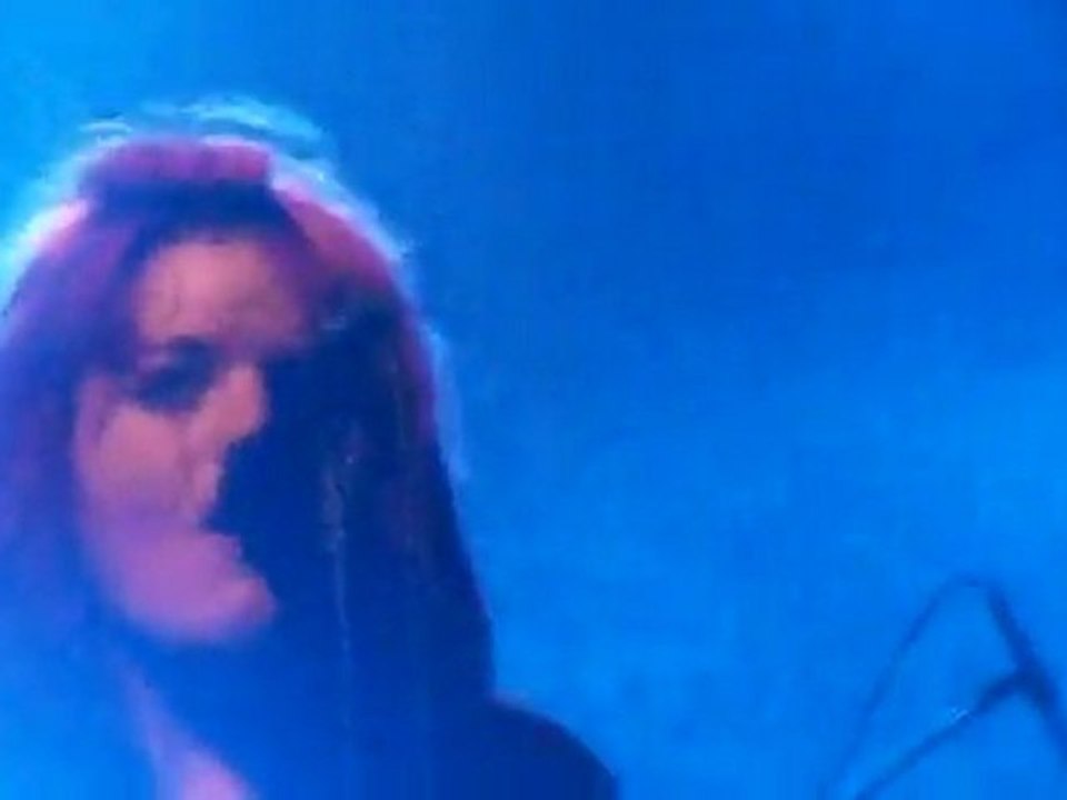 The Kills - Black Balloon [Live @ Lyon]