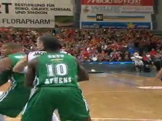 Play of the game: Slaughter, Brose Baskets