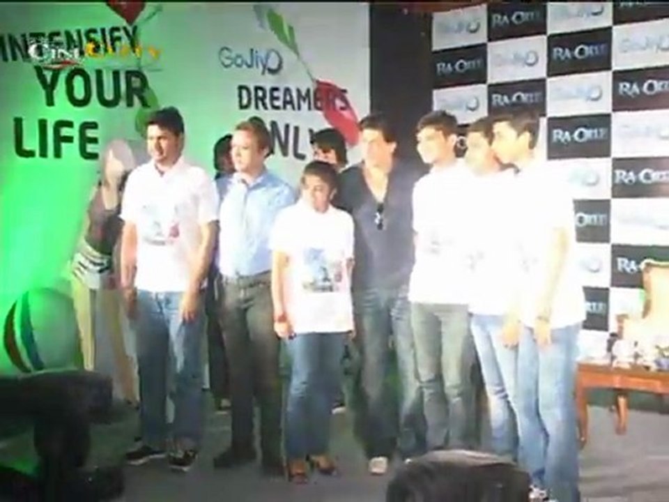 Shah Rukh Khan Meets GoJiyo-RA.One Contest Winners