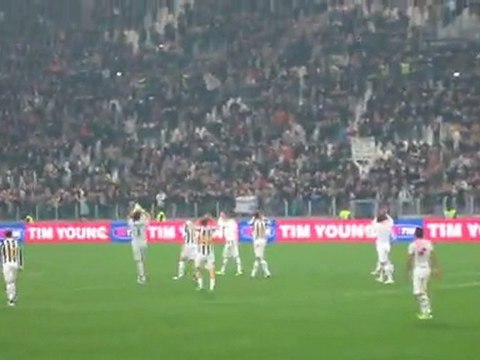 JUVENTUS - Palermo - Festeggiamenti sotto la curva