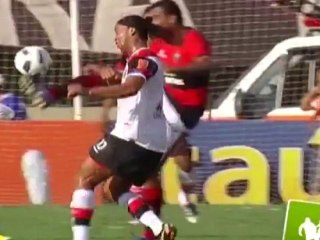Ronaldinho pris à son propre jeu...
