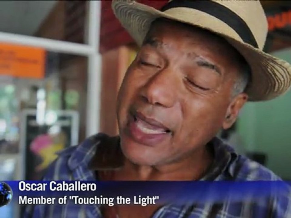 Blind Cubans head out to cinema