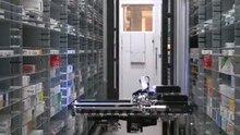 Un robot de distribution des médicaments à la pharmacie des HUG