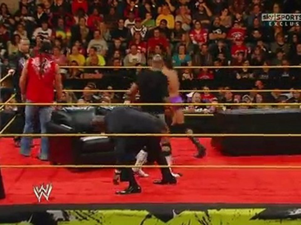 Telly-Tv.com - WWE NXT *720p*- 11/16/11 Part 1/3