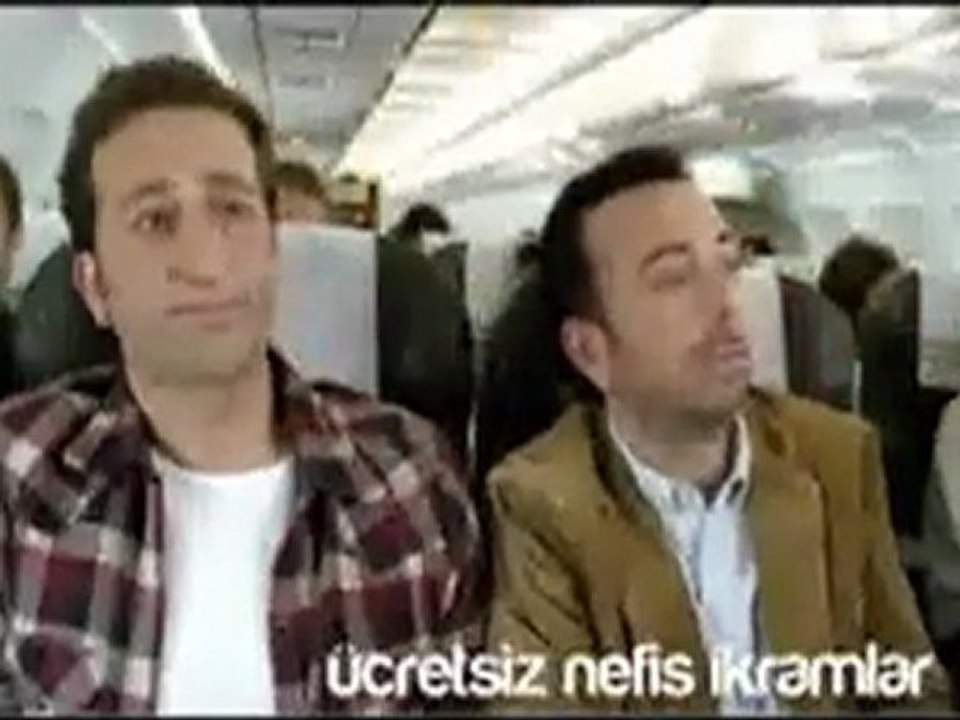 Atlasjet ''ekonomiplus'' ile izleyicileri de güldürüyor