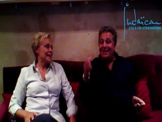 Muriel Robin et Christian Clavier parlent Thaï!