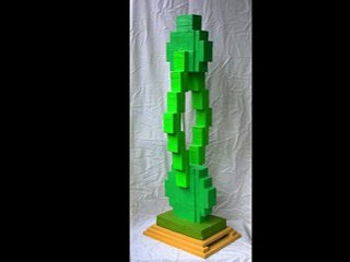 konsumtiven Surrealismus / Skulpturen aus Zigarettenschachteln