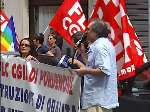 TAGLI ALLA SCUOLA, PRESIDIO CGIL