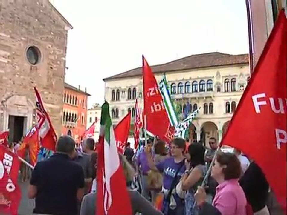 PROTESTA CONTRO IL PALAZZO
