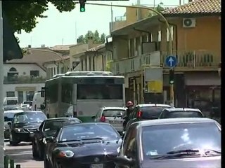 MASSACRA DI BOTTE MOGLIE E FIGLIA