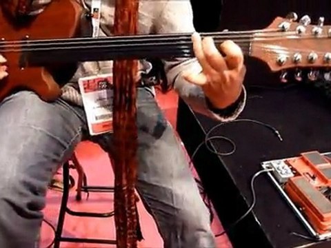 Ihâb Radwan shows PMC Guitars Byblos (electric oud), Bogner XTC, HiWatt (1/2)