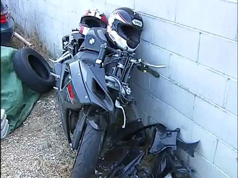 MUORE CADENDO IN MOTO