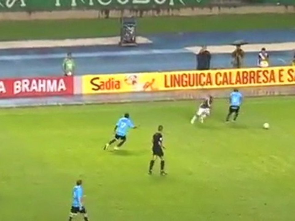 Gilberto Silva humilié par Carlinhos