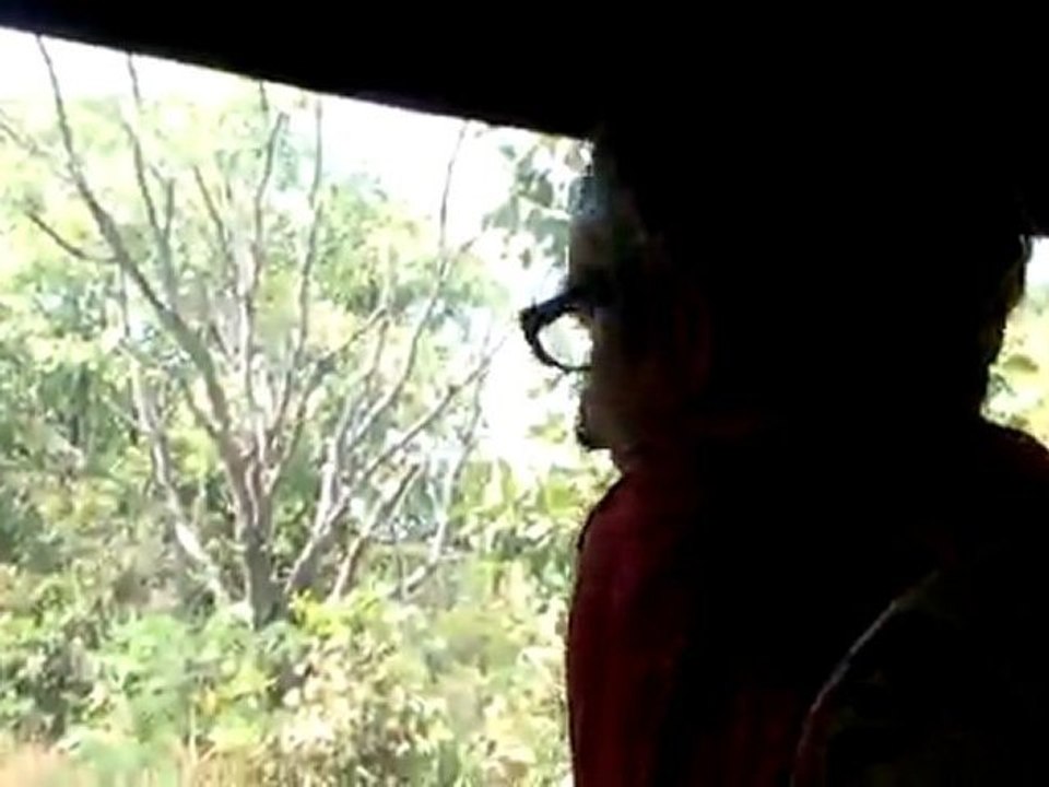 Zaza, pour la première fois,  au volant du camion au Sénégal