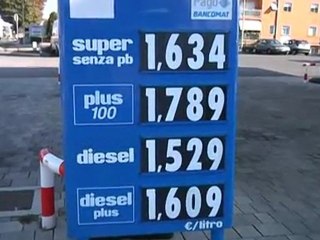 CARBURANTI, IN CODA PER LO SCONTO