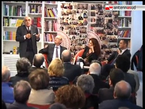 TG 19.11.11 Libri: alla Laterza di Bari presentato DC. Il partito che fece l'Italia