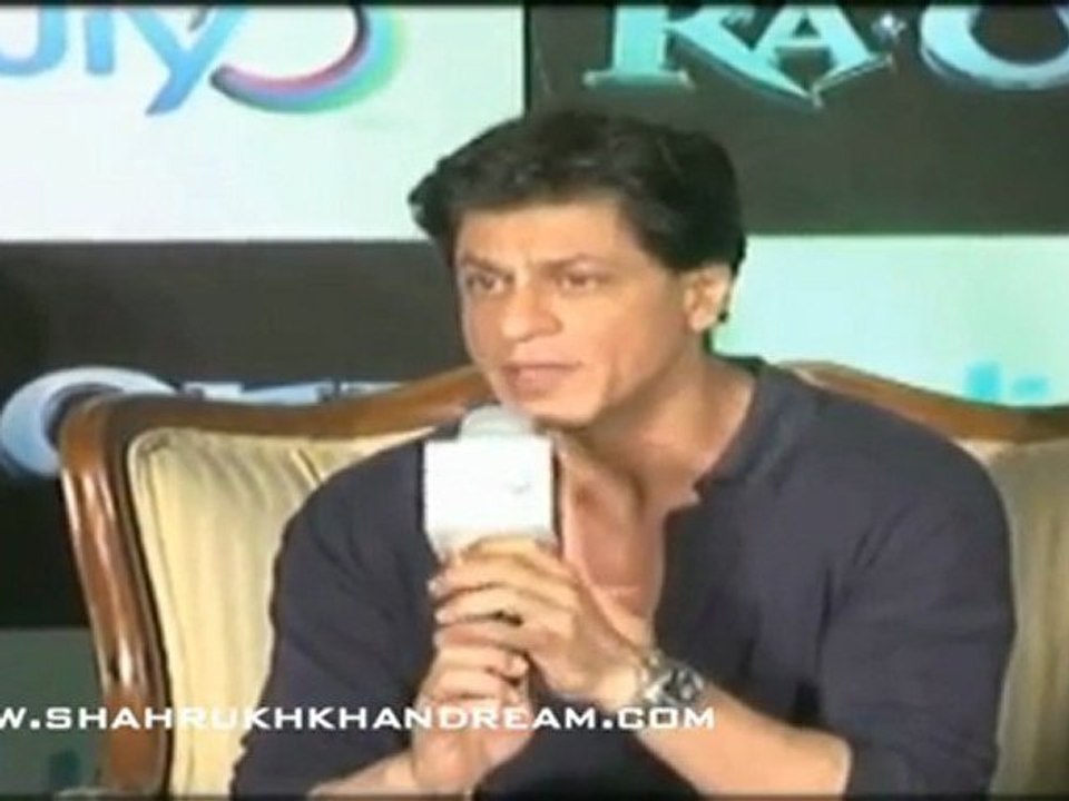 Video  Shahrukh Khan At RaOne - Gijiyo Event