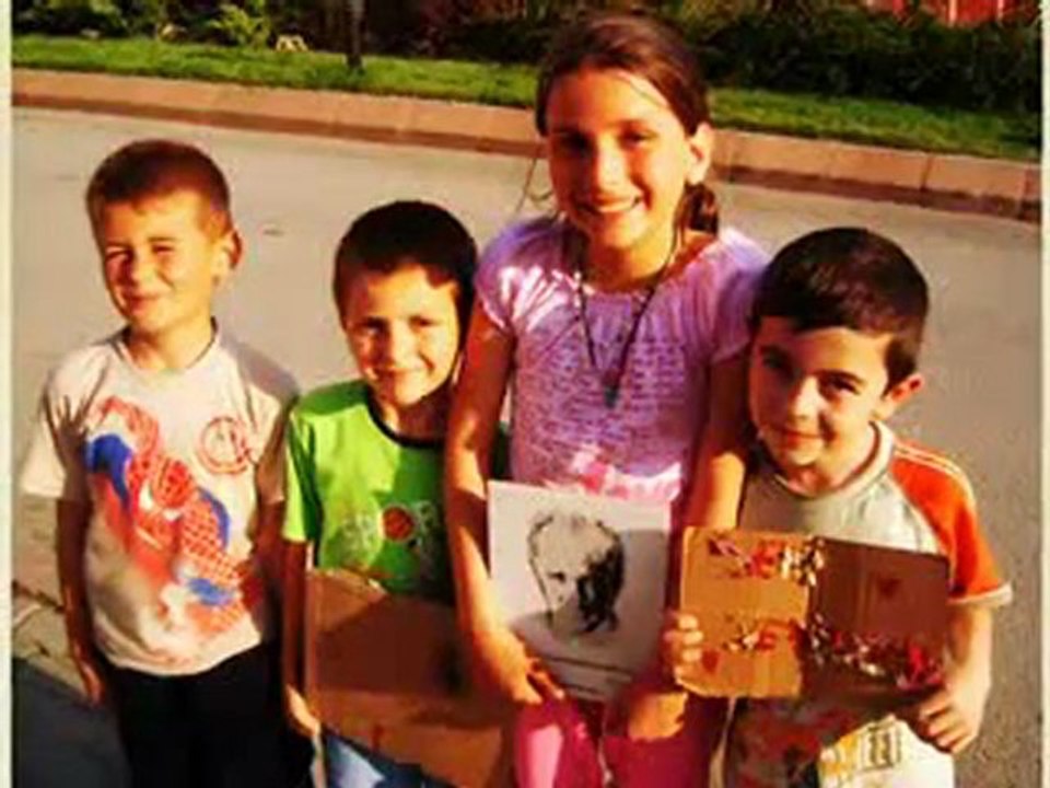 ATATÜRK VE ÇOCUKLAR