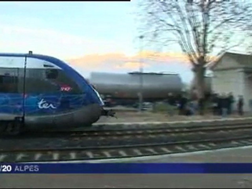projet suppression 3 trains sur Grenoble Gap en 2012 : reportage France3 du 15112011