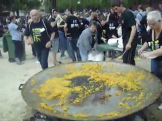 PAELLAS GIGANTES EN BURJASSOT