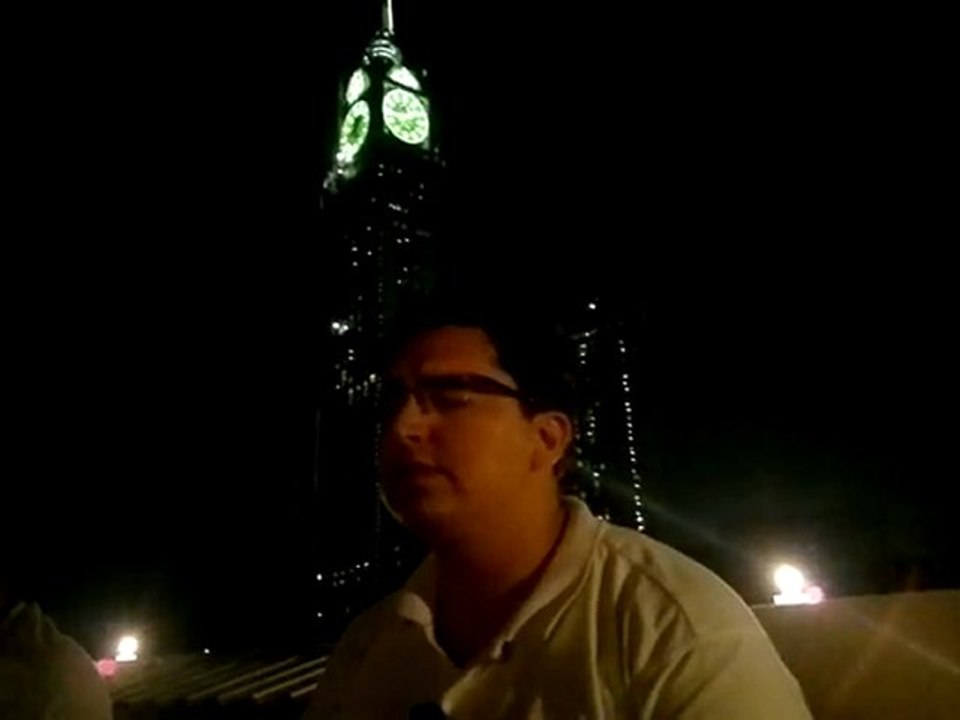 Çağırırım Ey Dost Seni ilahi Mekke Masafi çatısında Zamzam Tower ile /Adnan Şensoy