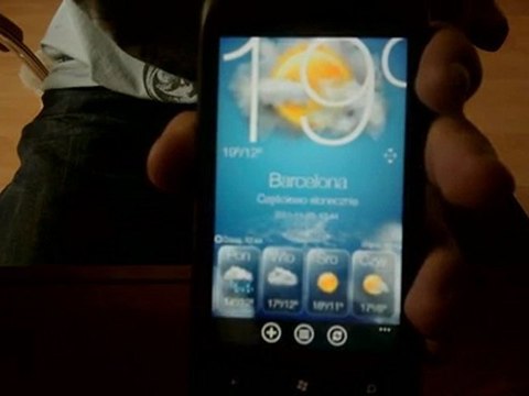 HTC Hub na HTC 7 Mozart