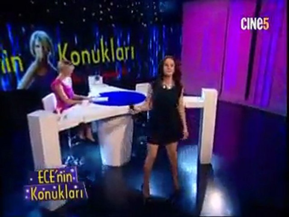 gamze akin CINE 5 ECENIN KONUKLARI